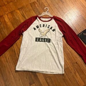 Men’s Xl American Eagle long sleeves.
